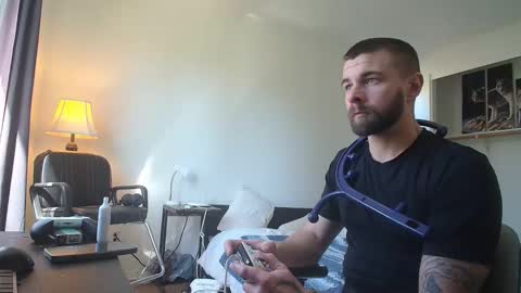 Snapshot of theufcfan_8181 chatting on 02/25/25, 09:24 troy online show from 02/25/25, 09:24