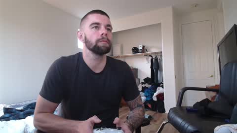 Snapshot of theufcfan_8181 chatting on 03/07/25, 01:09 troy online show from 03/07/25, 01:09