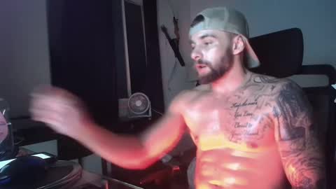 Snapshot of theufcfan_8181 chatting on 09/27/25, 07:13 troy online show from 09/27/25, 07:13