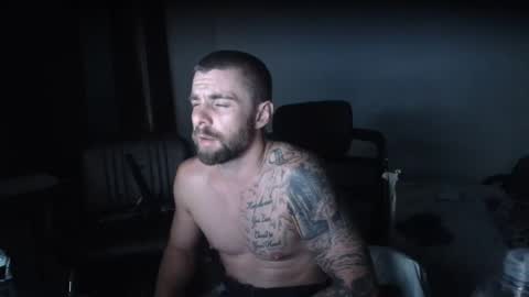 Snapshot of theufcfan_8181 chatting on 10/20/25, 09:10 troy online show from 10/20/25, 09:10