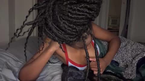 Snapshot of thevixensapphire chatting on 02/08/26, 06:28 Sapphire the Vixen online show from 02/08/26, 06:28