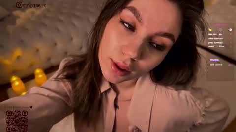 Snapshot of thewetmuse chatting on 11/09/25, 01:31 Grace Next broadcast - online show from 11/09/25, 01:31