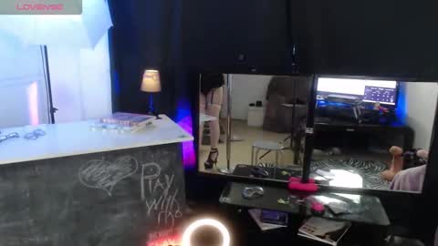 Snapshot of thewildechase chatting on 09/19/25, 01:40 Chase online show from 09/19/25, 01:40