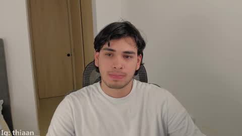 Snapshot of thiaan__ chatting on 12/05/25, 02:42 thiaan__ online show from 12/05/25, 02:42