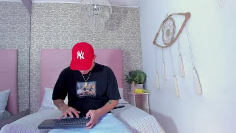 Snapshot of thiago_2003_ chatting on 04/05/26, 01:30 Thiago online show from 04/05/26, 01:30