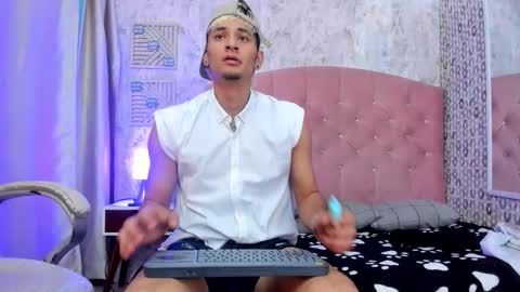 Snapshot of thiago_carlo chatting on 10/29/25, 07:59 thiago online show from 10/29/25, 07:59