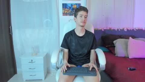 Manuel online show from 10/19/25, 06:36