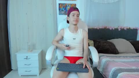 Manuel online show from 11/18/25, 01:11