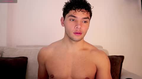 Snapshot of thiago_l chatting on 02/17/25, 02:37 Just Thiago online show from 02/17/25, 02:37