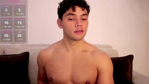 Snapshot of thiago_l chatting on 02/20/25, 12:41 Just Thiago online show from 02/20/25, 12:41