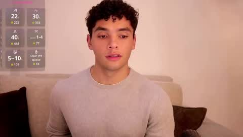 Snapshot of thiago_l chatting on 02/25/25, 01:09 Just Thiago online show from 02/25/25, 01:09