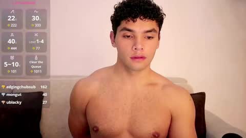 Snapshot of thiago_l chatting on 03/01/25, 03:43 Just Thiago online show from 03/01/25, 03:43