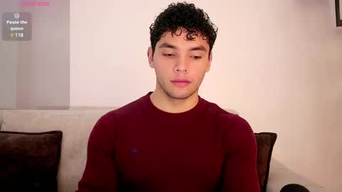 Snapshot of thiago_l chatting on 03/04/25, 03:04 Just Thiago online show from 03/04/25, 03:04