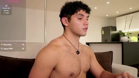 Snapshot of thiago_l chatting on 09/14/25, 04:22 Just Thiago online show from 09/14/25, 04:22