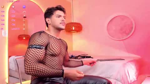 Snapshot of thiago_mercer chatting on 09/22/25, 11:12 Thiago online show from 09/22/25, 11:12