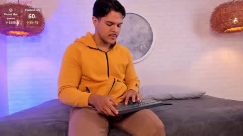 Snapshot of thiago_mercer chatting on 10/06/25, 11:07 Thiago online show from 10/06/25, 11:07