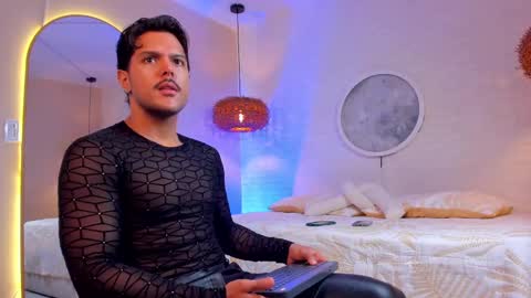 Snapshot of thiago_mercer chatting on 11/04/25, 10:03 Thiago online show from 11/04/25, 10:03