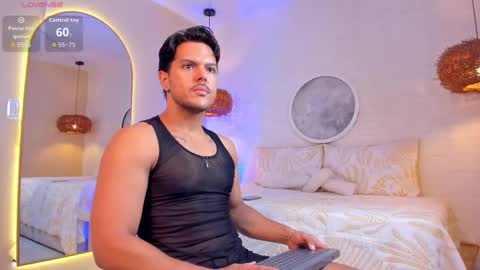 Snapshot of thiago_mercer chatting on 11/07/25, 10:15 Thiago online show from 11/07/25, 10:15