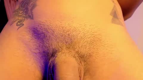 Snapshot of thiago_n_sam chatting on 04/10/26, 02:06 thiago_n_sam online show from 04/10/26, 02:06