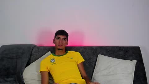 Snapshot of thiago_ortizz chatting on 04/04/26, 02:54 Thiago online show from 04/04/26, 02:54