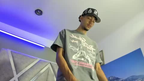 Snapshot of thiago_preston chatting on 07/15/26, 08:14 Thiago online show from 07/15/26, 08:14