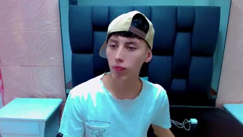 thiago_twink38 online show from 02/04/26, 07:14