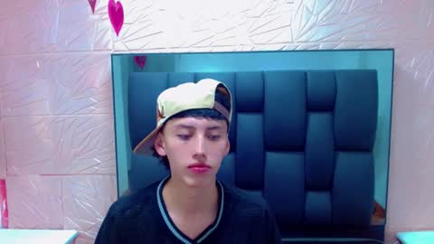 thiago_twink38 online show from 02/15/26, 08:57