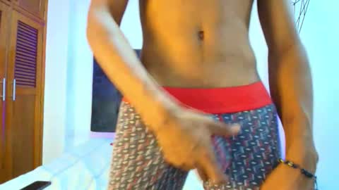 Snapshot of thiago_vegaa chatting on 10/30/25, 11:22    online show from 10/30/25, 11:22