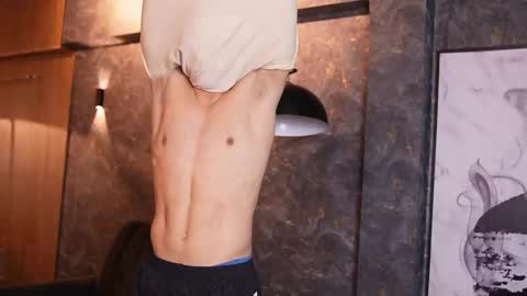 Snapshot of thiago_voss chatting on 12/15/25, 12:31 Thiago online show from 12/15/25, 12:31