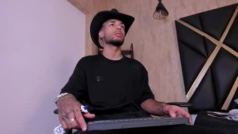 ThiagoFerreti online show from 09/19/25, 03:19