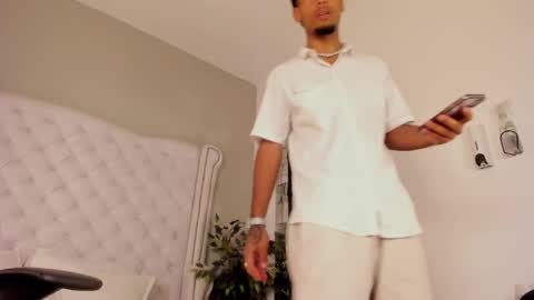 ThiagoFerreti online show from 10/22/25, 07:46