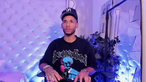 Snapshot of thiagoferreti_ chatting on 05/15/26, 01:34 ThiagoFerreti online show from 05/15/26, 01:34