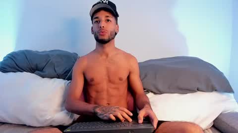 Snapshot of thiagoferreti_ chatting on 06/19/26, 03:44 ThiagoFerreti online show from 06/19/26, 03:44