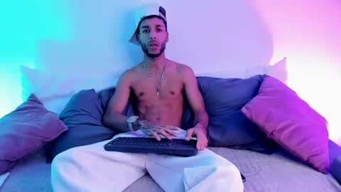 Snapshot of thiagoferreti_ chatting on 06/26/26, 04:28 ThiagoFerreti online show from 06/26/26, 04:28