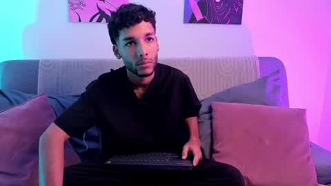 Snapshot of thiagoferreti_ chatting on 07/09/26, 03:32 ThiagoFerreti online show from 07/09/26, 03:32