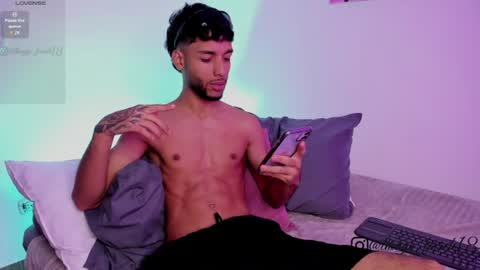 Snapshot of thiagoferreti_ chatting on 07/17/26, 03:24 ThiagoFerreti online show from 07/17/26, 03:24