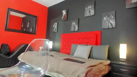 Thia Gomez online show from 11/05/25, 12:27