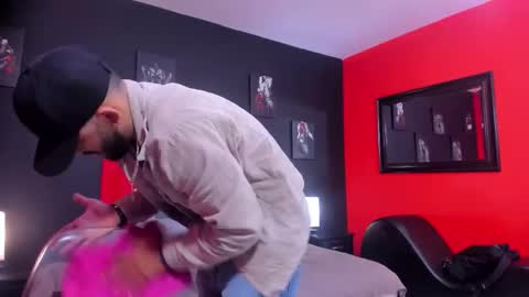 Thia Gomez online show from 11/22/25, 12:15