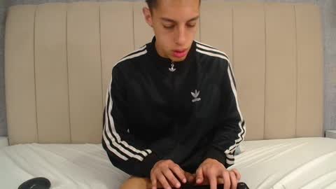 Thiago   online show from 12/15/24, 12:07