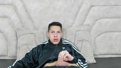 Thiago   online show from 12/21/24, 10:19