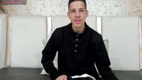 Thiago   online show from 01/08/25, 07:03