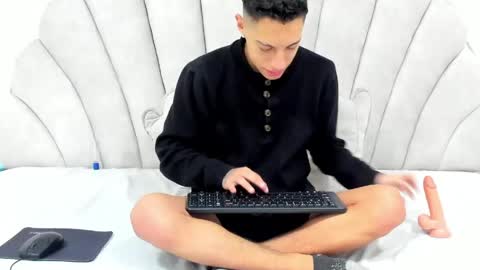 Thiago   online show from 05/25/26, 12:22