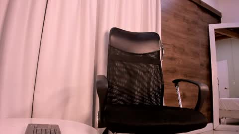 thiagovega_ online show from 05/11/26, 03:34