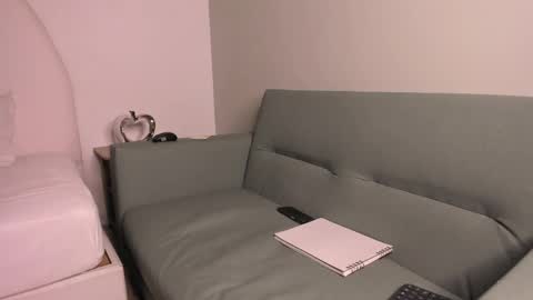 thiagovega_ online show from 05/13/26, 04:32