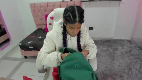 Snapshot of thianahornyy chatting on 02/20/26, 01:00 thianahornyy online show from 02/20/26, 01:00