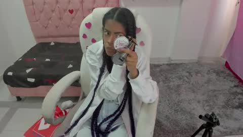 Snapshot of thianahornyy chatting on 02/25/26, 01:32 thianahornyy online show from 02/25/26, 01:32