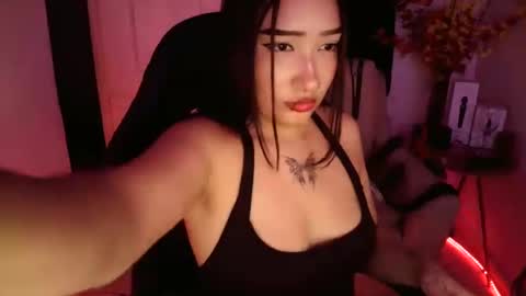 Snapshot of thiara_dor chatting on 01/24/25, 02:49 Thiara Next Stream 0211 get my social media 3 online show from 01/24/25, 02:49