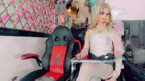 Snapshot of thiara_veky chatting on 12/16/25, 07:19 Thiara online show from 12/16/25, 07:19