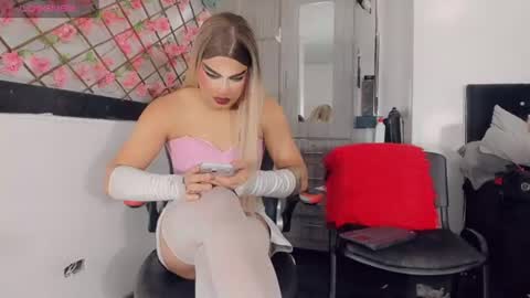 Snapshot of thiara_veky chatting on 07/16/26, 07:42 Thiara online show from 07/16/26, 07:42