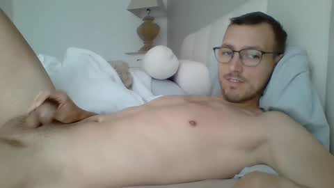 Snapshot of thib9223 chatting on 04/02/26, 08:34 thib9223 online show from 04/02/26, 08:34